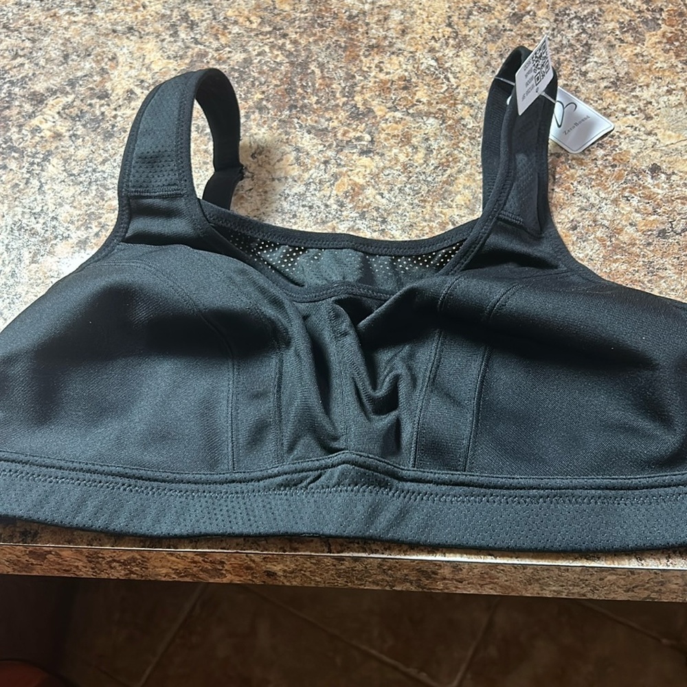Zero Bound Black Sports Bra.